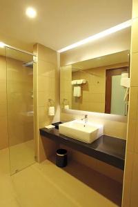 Symphony Suites - 63