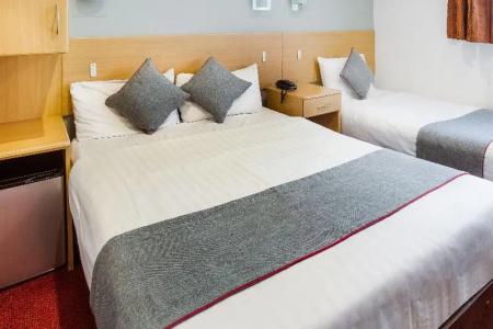Oyo London Guest House - 73