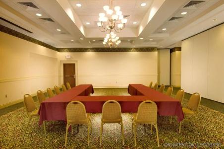 Drury Inn & Suites - 10