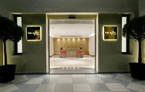 Alley Boutique and Spa - 14