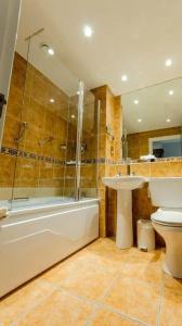 Drury Court - 17