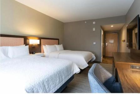 Hampton Inn & Suites West - 47
