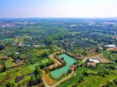 Pirom Lake and - 44