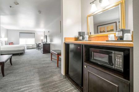 Country Inn & Suites by Radisson, at Mills, CA - 25