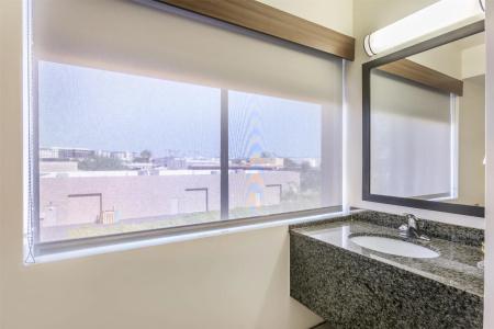 Best Western Plus Thunderbird Suites - 38