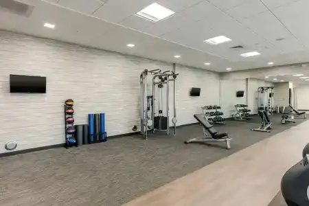 Courtyard by Marriott Savannah Airport - 18