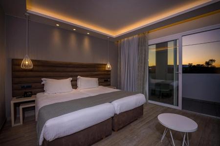 Alexandra Beach Resort & Spa - 2