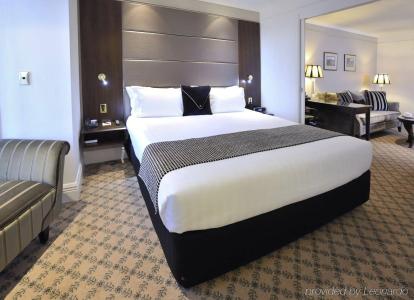 Stamford Plaza - 32