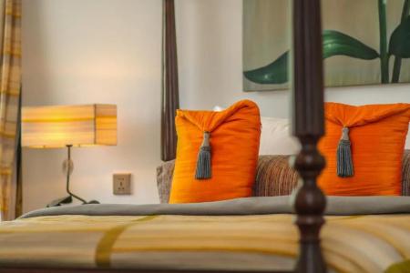 Mane Boutique & Spa - 80