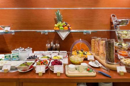 Ramada Airport Prague - 12