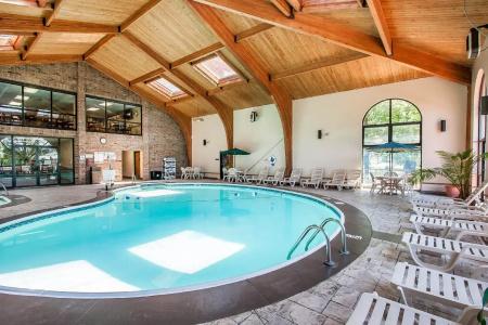 Comfort Inn at Thousand Hills - 13