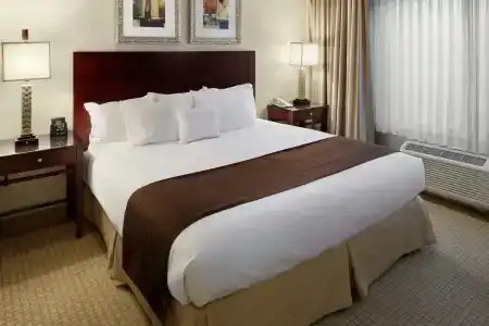 DoubleTree by Hilton Charlotte Airport - 5
