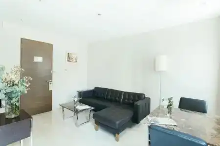 Thomson Residence - 105