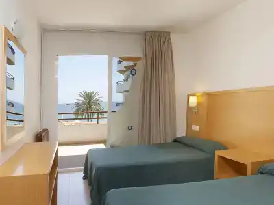 Apartamentos Mar y Playa - 2