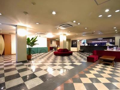 Leo Plaza - 10