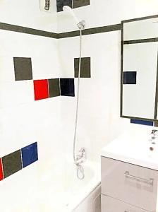 Hôtel Du Mont Dore Batignolles - 54