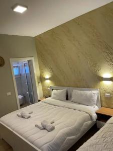 Rias Penthouse Suites - 208