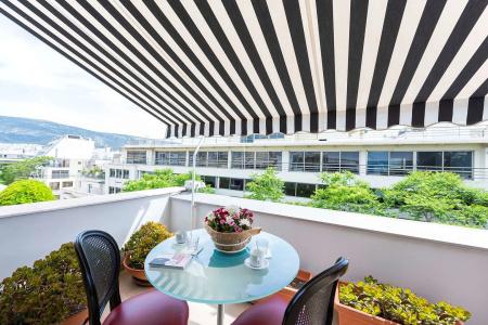 Best Western Plus Embassy - 7