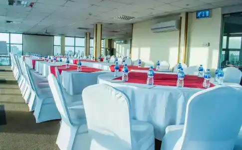 Holiday Inn, An Ihg - 13