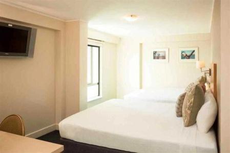 ibis World Square - 5
