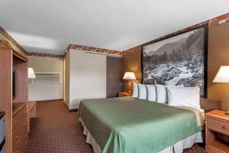 Super 8 by Wyndham/Downtown - 26