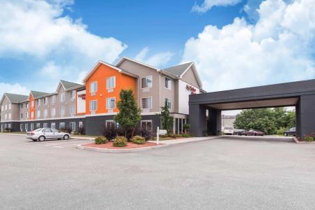 Erie Inn & Suites Solstice - 17