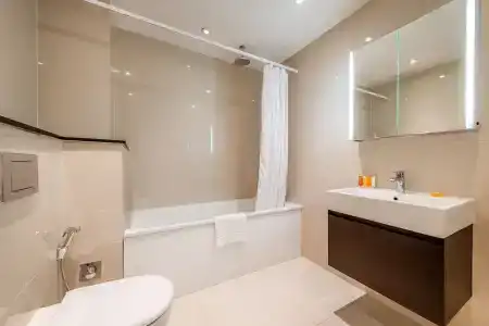 Queensgate Court - 205