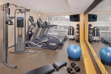 DoubleTree by Hilton Boston Bayside - 14