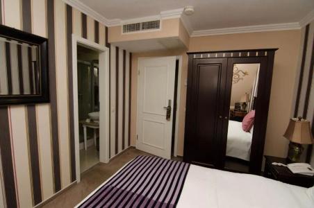 Boutique Monaco - 28