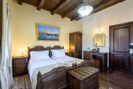 Porto Del Colombo Traditional Boutique - 85