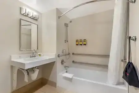 Best Western Plus - 102