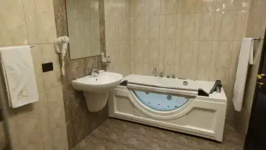 Avan Plaza - 9