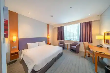 Premier Inn Abu Dhabi International Airport - 35