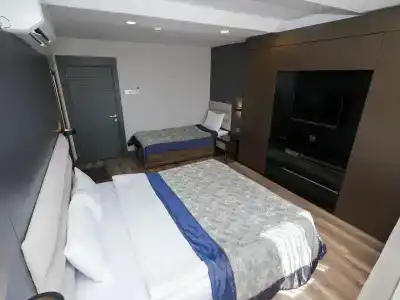 A Palace Suites - 160