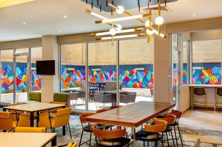 Courtyard by Marriott Times Square West - 32