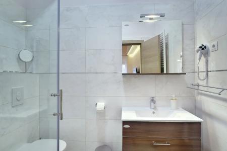 d&a Center  With Free Parking - 19