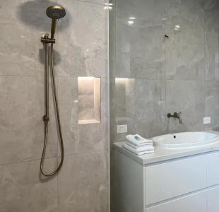 Burleigh Beach Tower - 246
