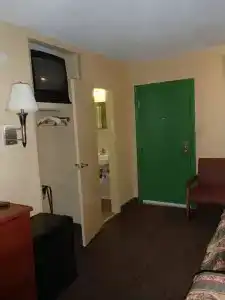 Royal Inn Of - 10