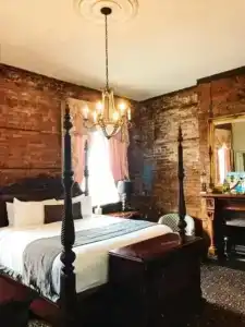 Lafitte & Bar - 25