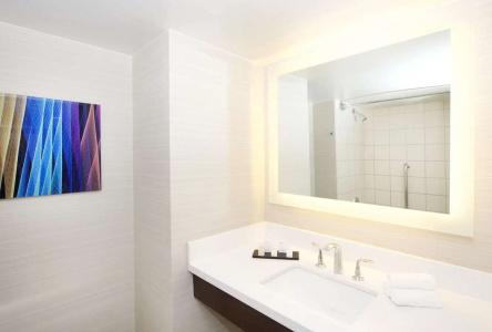 Embassy Suites by Hilton Las Vegas - 55