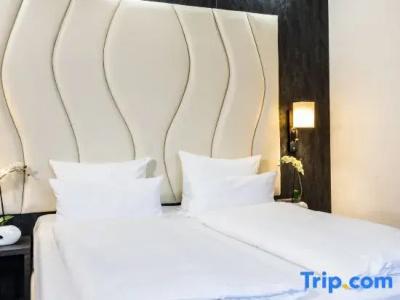 Plaza Schwerin; Sure Collection By Best Western - 191