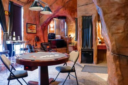 The Anniversary Inn - - 147