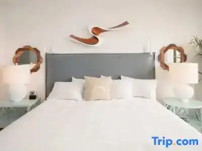 Hyatt Centric Waikiki Beach - 63