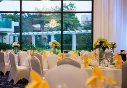Elegant Suites Westlake - 8