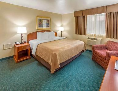 Quality Inn & Suites Downtown - 58