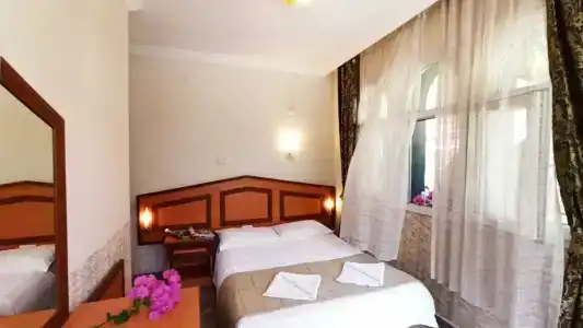 Ideal Pension - 25