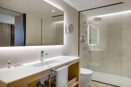 AC Victoria Suites by Marriott - 8