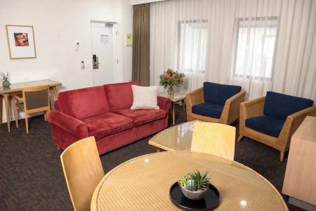 Rydges - 92