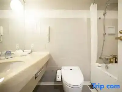 Nikko Kansai Airport - 3 mins walk to the airport - 36