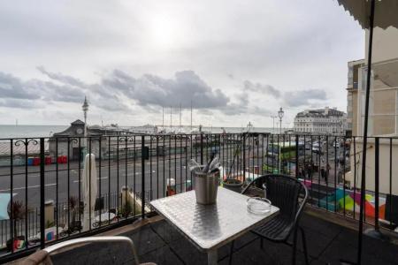 Amsterdam Brighton - 121